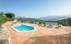 Gorgeous Home In Algodonales With Kitchen