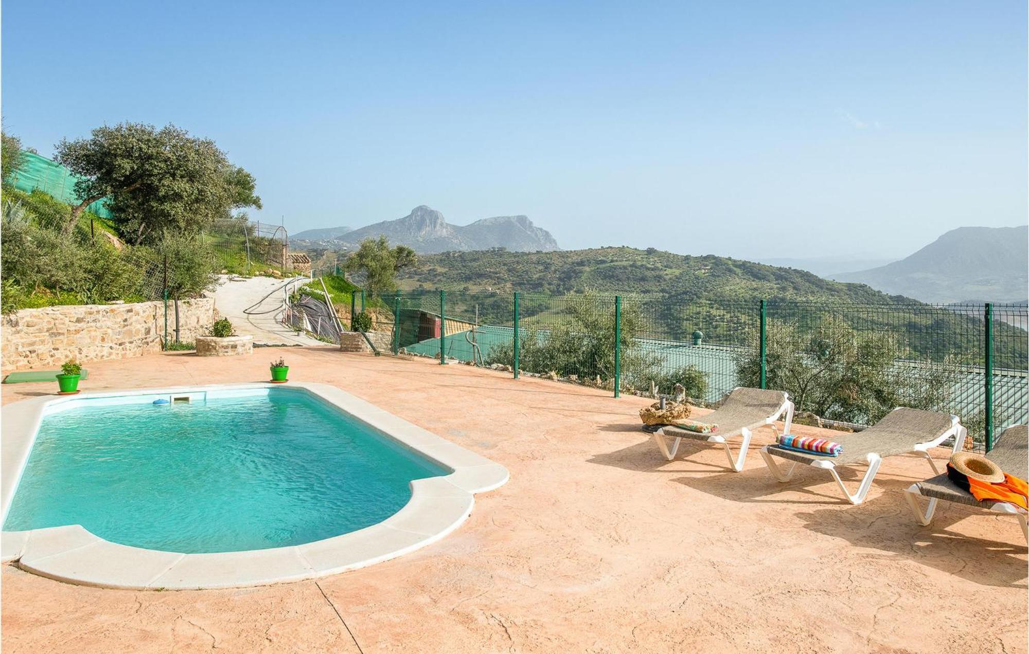 Gorgeous Home In Algodonales With Kitchen Exterior foto