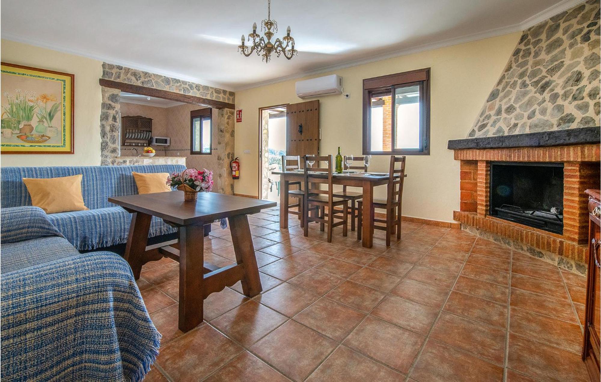 Gorgeous Home In Algodonales With Kitchen Exterior foto