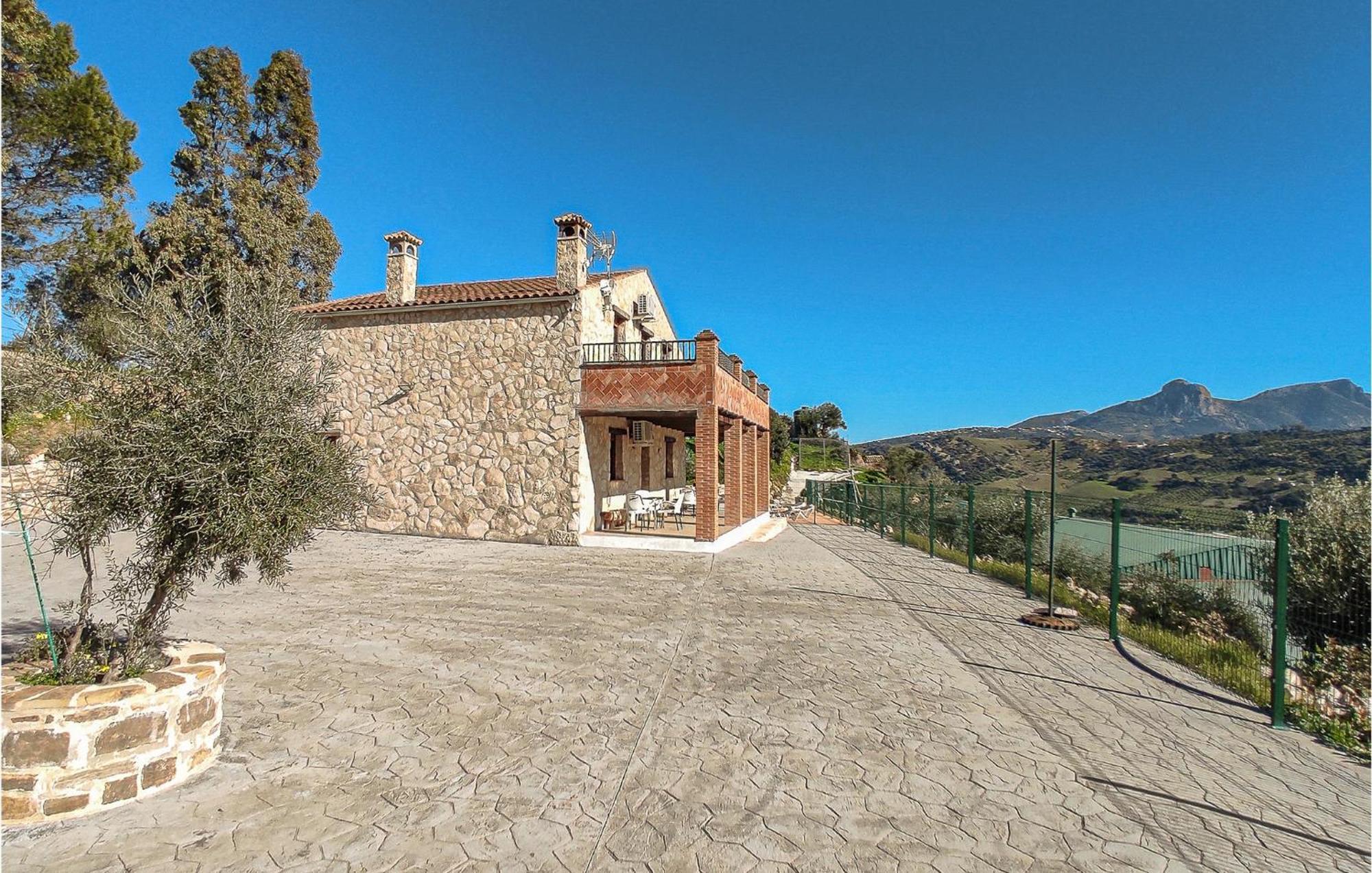 Gorgeous Home In Algodonales With Kitchen Exterior foto