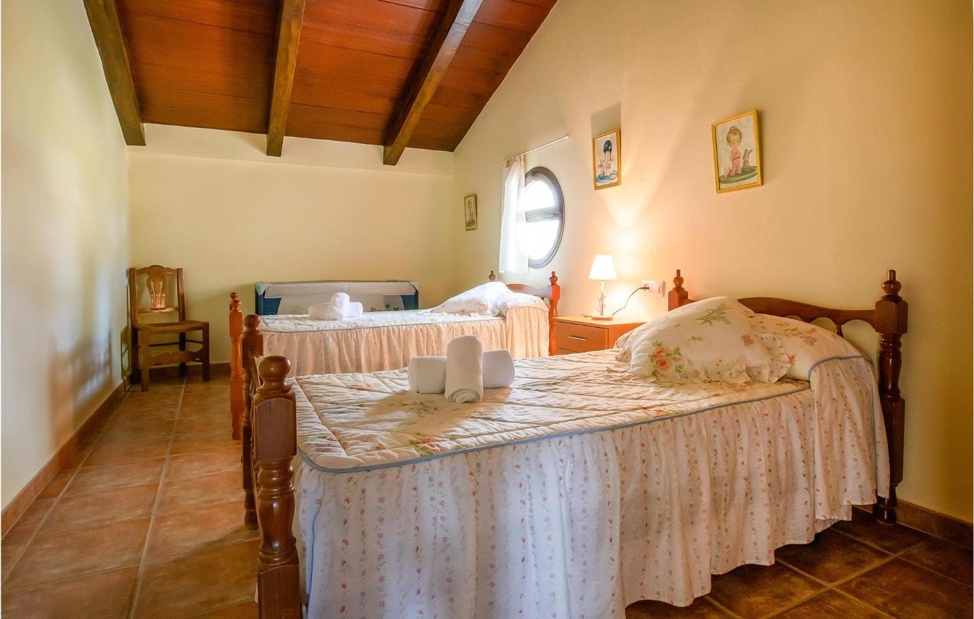Gorgeous Home In Algodonales With Kitchen Exterior foto